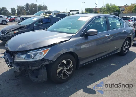 2017 Honda Accord Lx z USA, uszkodzony, nr VIN 1HGCR2F33HA054318